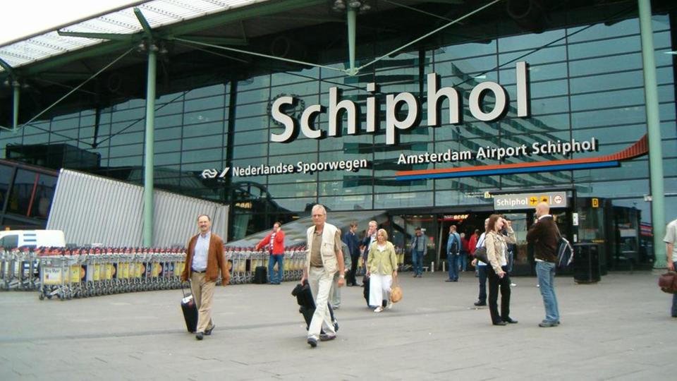 200ألف مسافر سيتأثرون بإضراب مطار شيبول الهولندي.. لِم؟