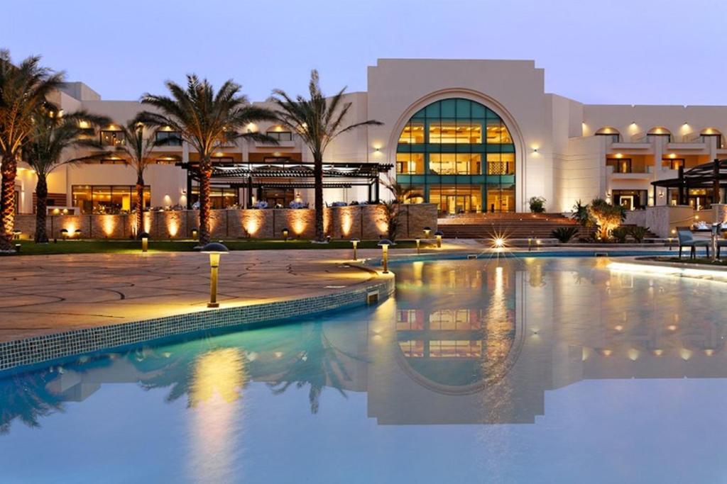  منتجع موفنبيك سوما باى الغردقه ( شهر عسل )  - Movenpick Resort Soma Bay Hurghada (honeymoon)